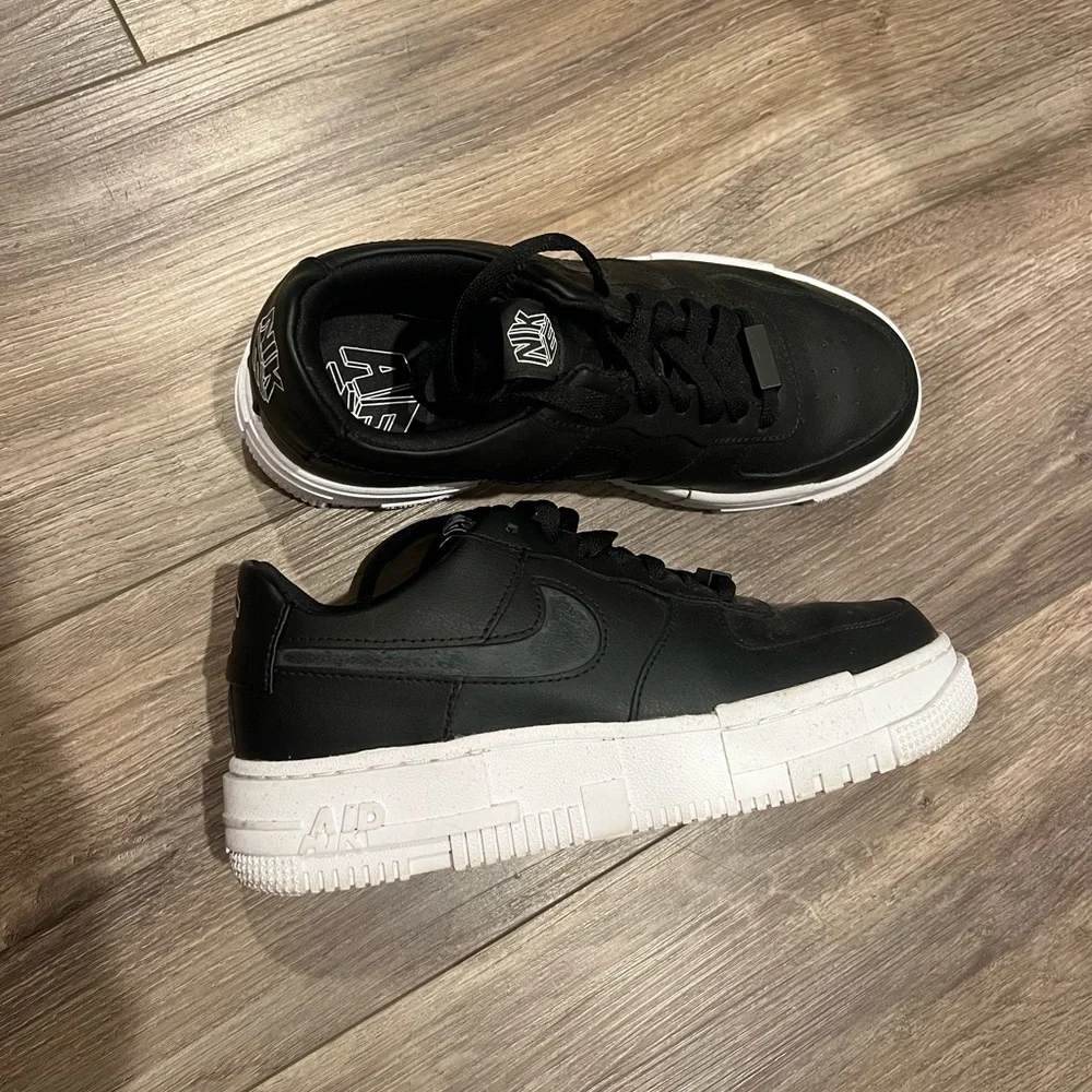 Nike Women’s Air Force 1 Pixel Black